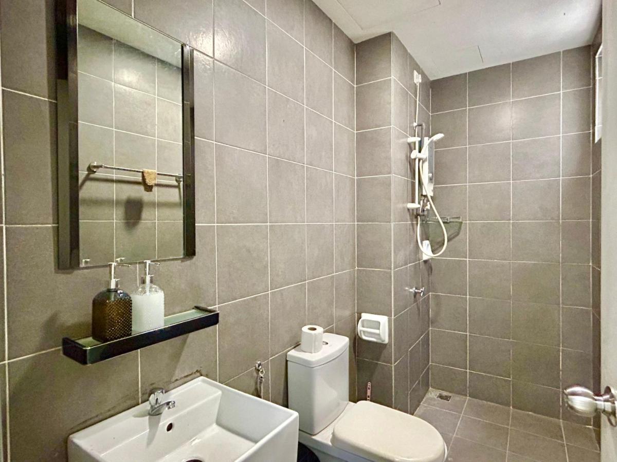Cozy 1-9pax Near Msu, Stadium Sec13 Apartment